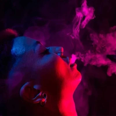Ar elektroninės cigaretės gali sukelti skysčių susidarymą plaučiuose?