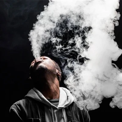 Ar pasyvūs elektroninių cigarečių dūmai kenkia žmogaus organizmui?